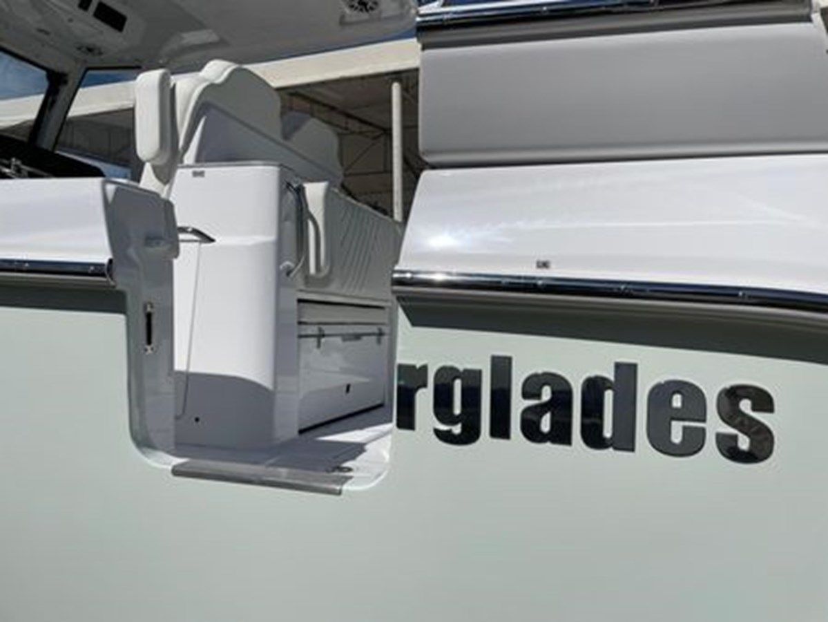 Buy a yacht 2026 EVERGLADES 315cc 33