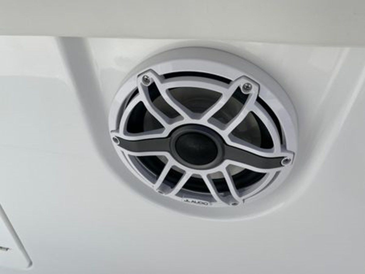 2026 EVERGLADES 315cc 33 yacht sale