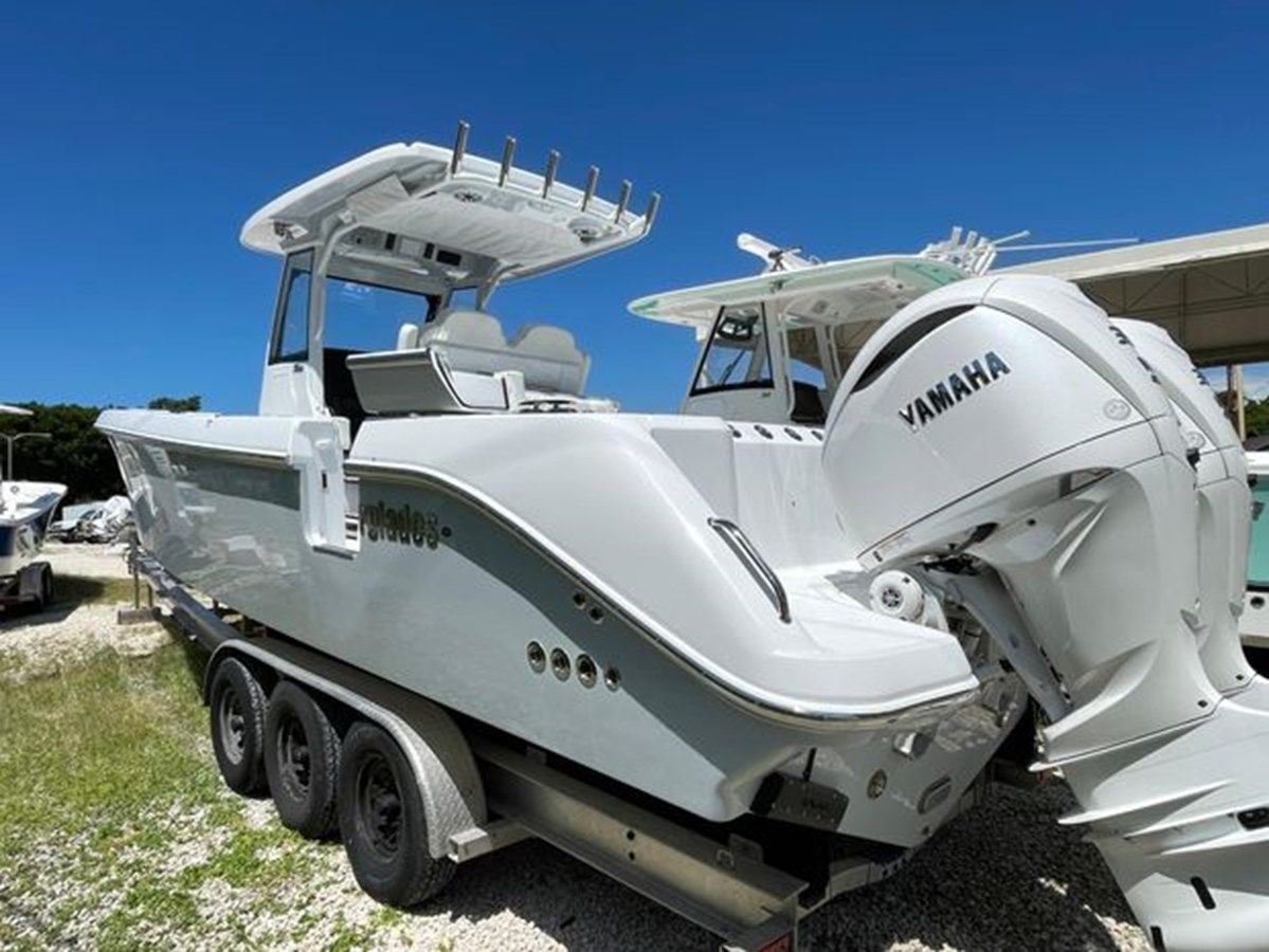 best yacht sales deals 2025 Everglades 315CC 315 Center Console