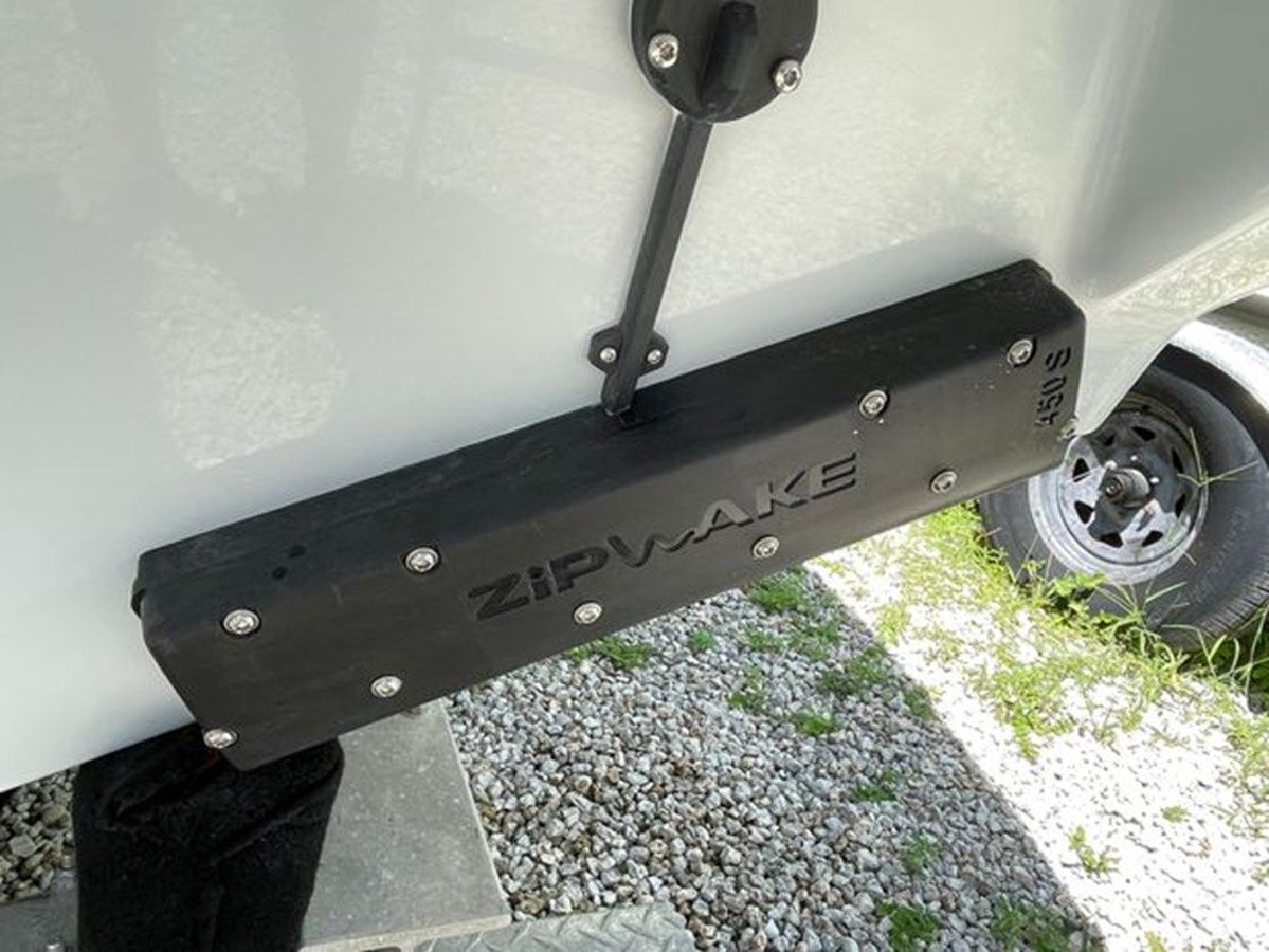 best yacht sales deals 2025 Everglades 315CC - Everglades