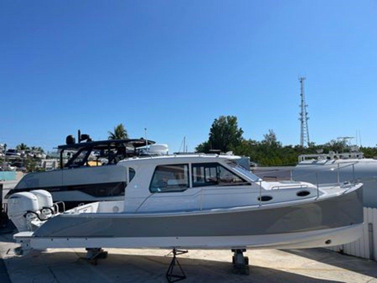 Buy a yacht 2025 True North 34 Outboard Express - TRUE NORTH