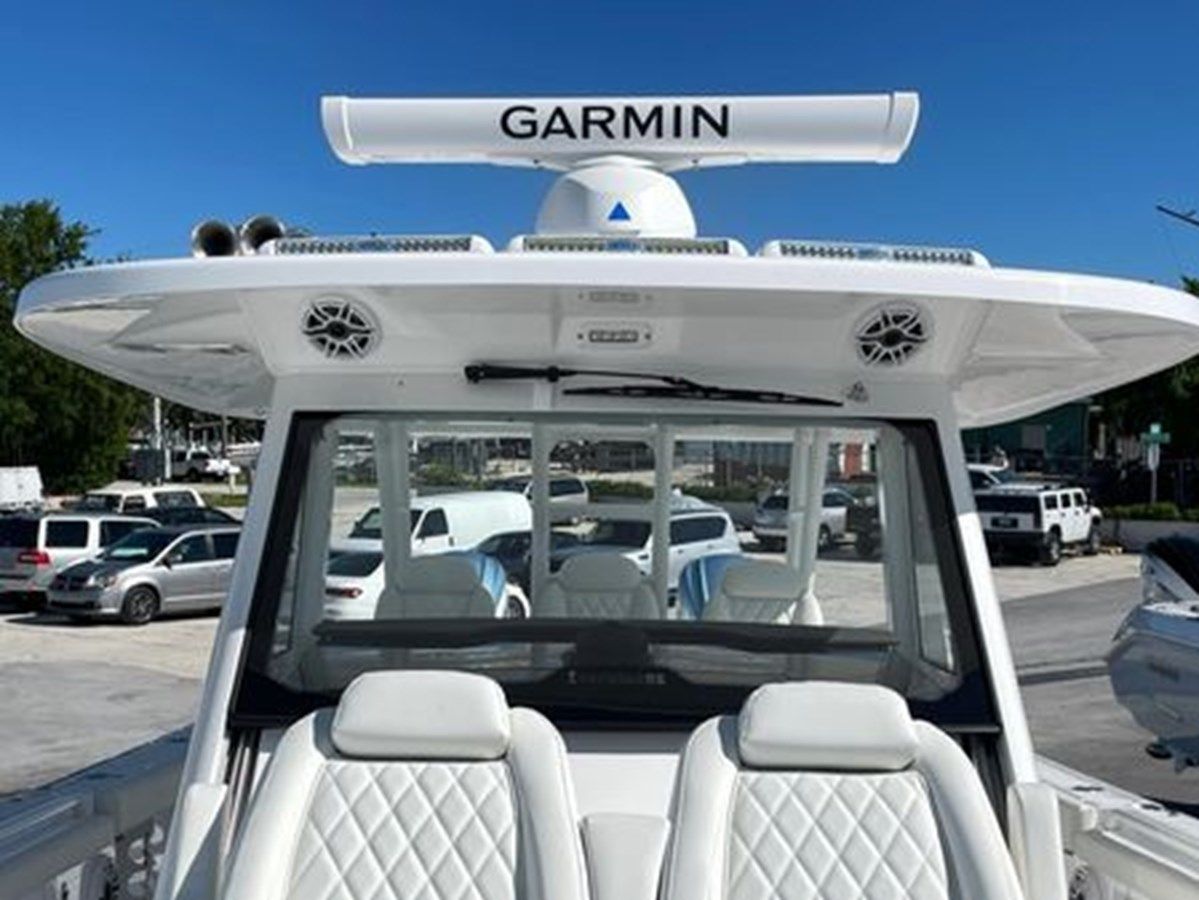 Лучшие предложения покупки яхты 2024 Everglades 395 cc 2024