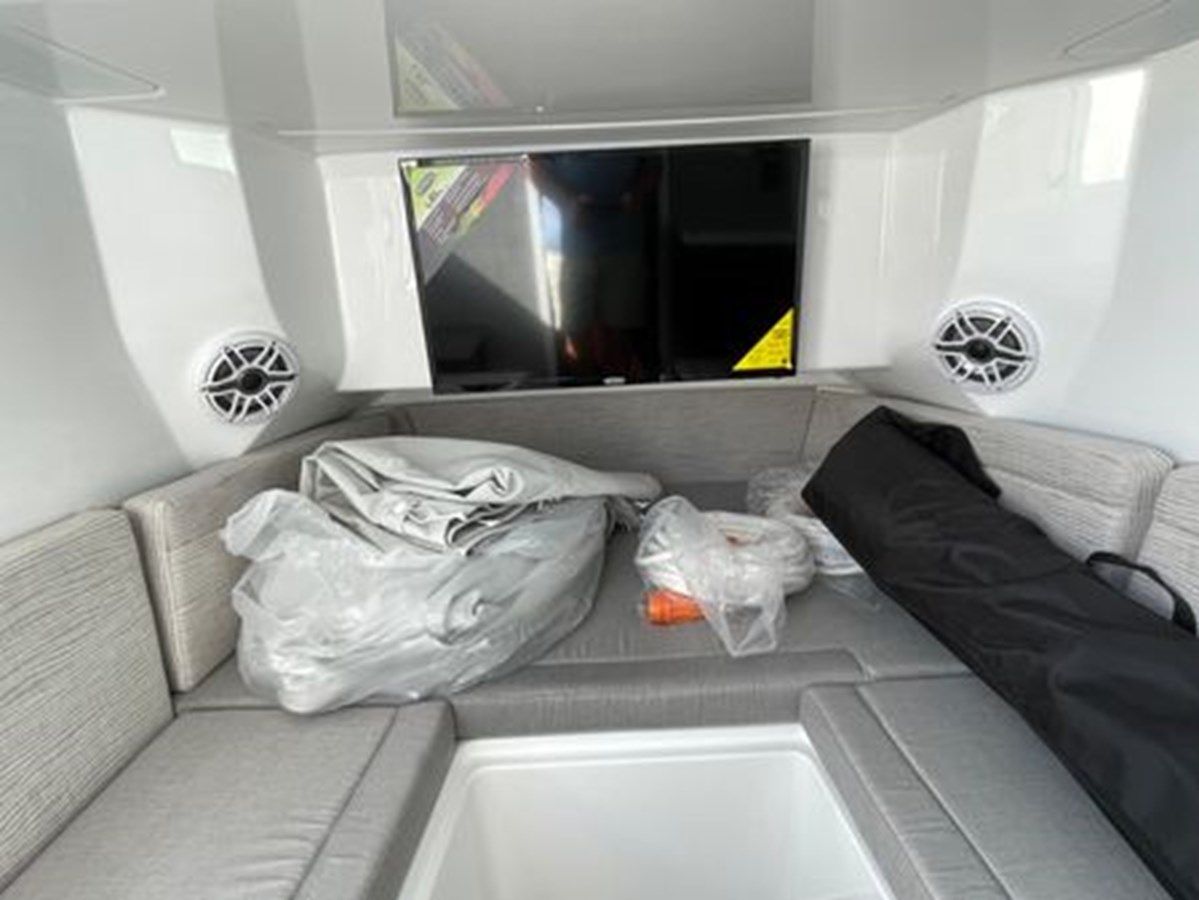 Продажа яхты 2024 Everglades 395 cc 42