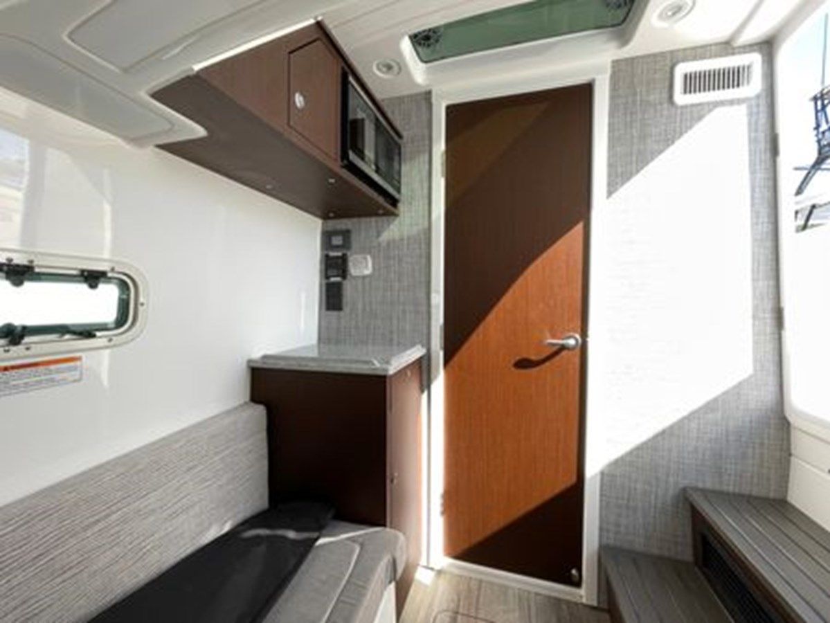 Лучшие предложения покупки яхты 2024 Everglades 395 cc 395 CC