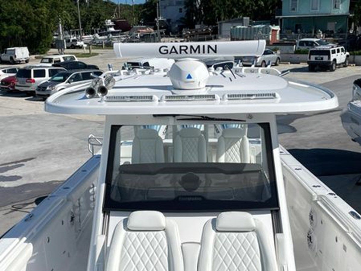 Купить яхту 2024 Everglades 395 cc 42 в Shestakov Yacht Sales