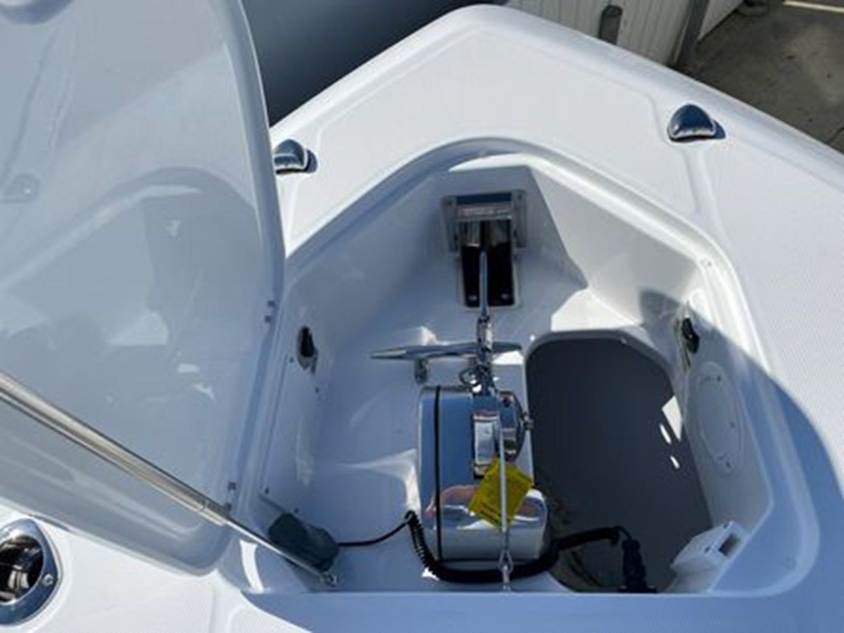 Купить яхту 2024 Everglades 395 cc 395 CC в Shestakov Yacht Sales