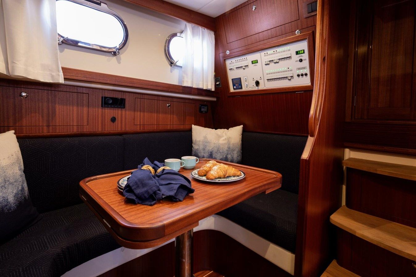 2022 Fratelli Aprea Sorrento 32 Hard Top yacht sale