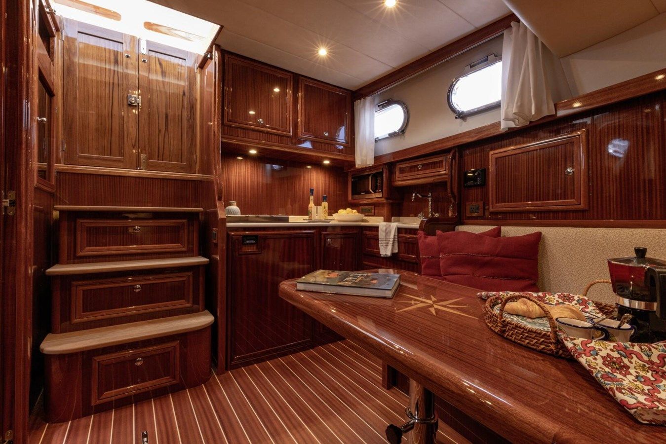 Buy a yacht 2022 Fratelli Aprea Sorrento 36 Hard Top - FRATELLI APREA