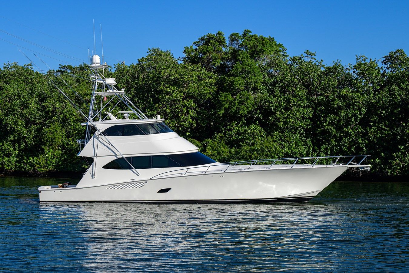 WASABI ENCLOSED FLYBRIDGE