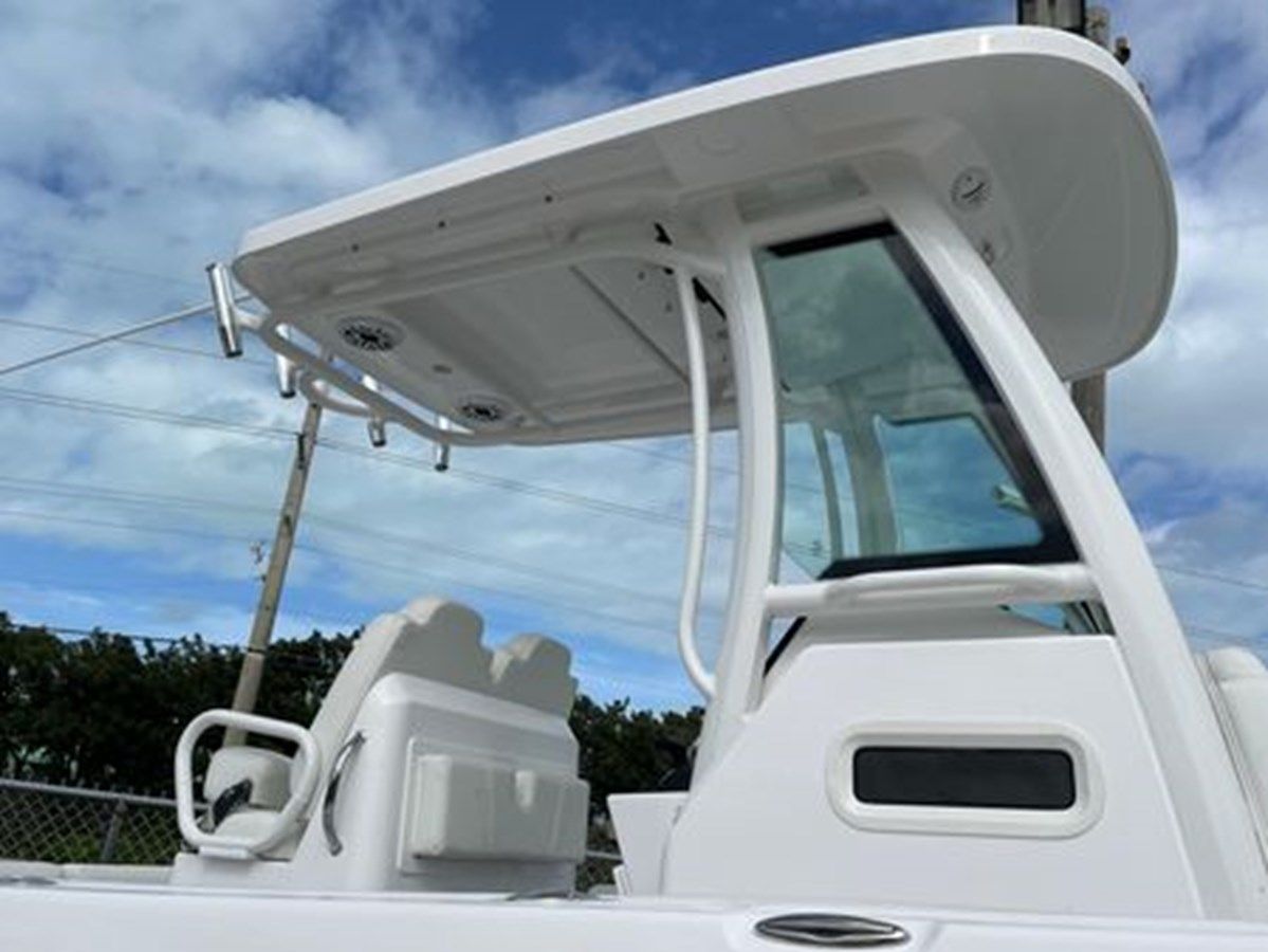 2023 Everglades 235CC