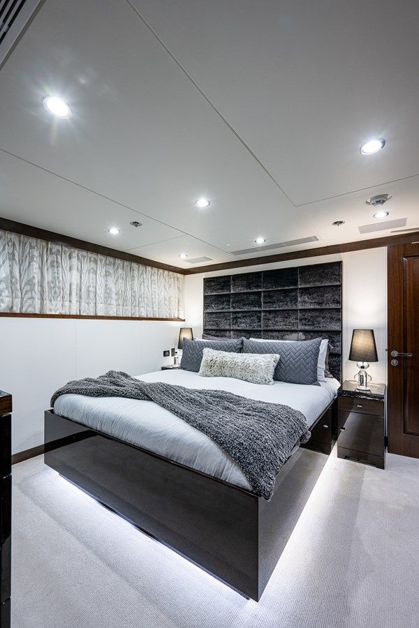 MISSING LINK - Christensen Yachts