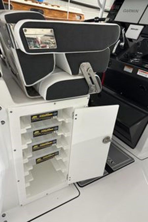 Продажа яхты 2024 Blackfin 302CC - Blackfin