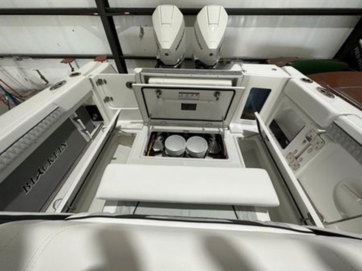 Стоимость яхты 2024 Blackfin 302CC 2024