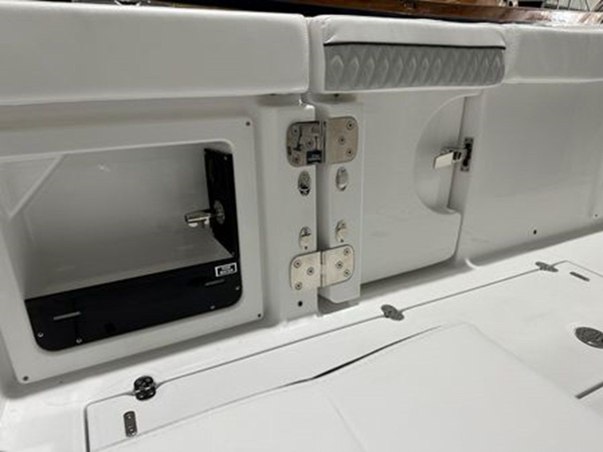 Купить 2024 Blackfin 302CC - Blackfin