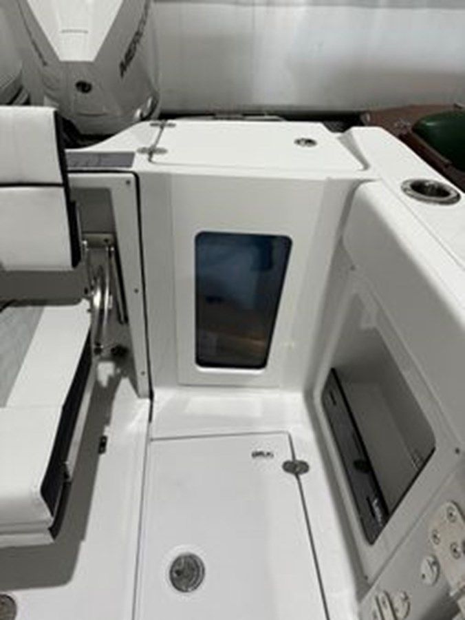 Лучшая цена на 2024 Blackfin 302CC