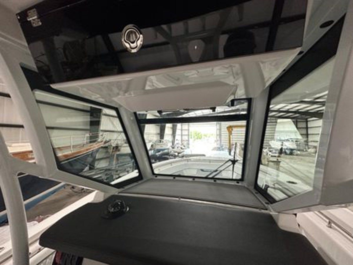 Купить яхту 2024 Blackfin 302CC 2024 в Shestakov Yacht Sales