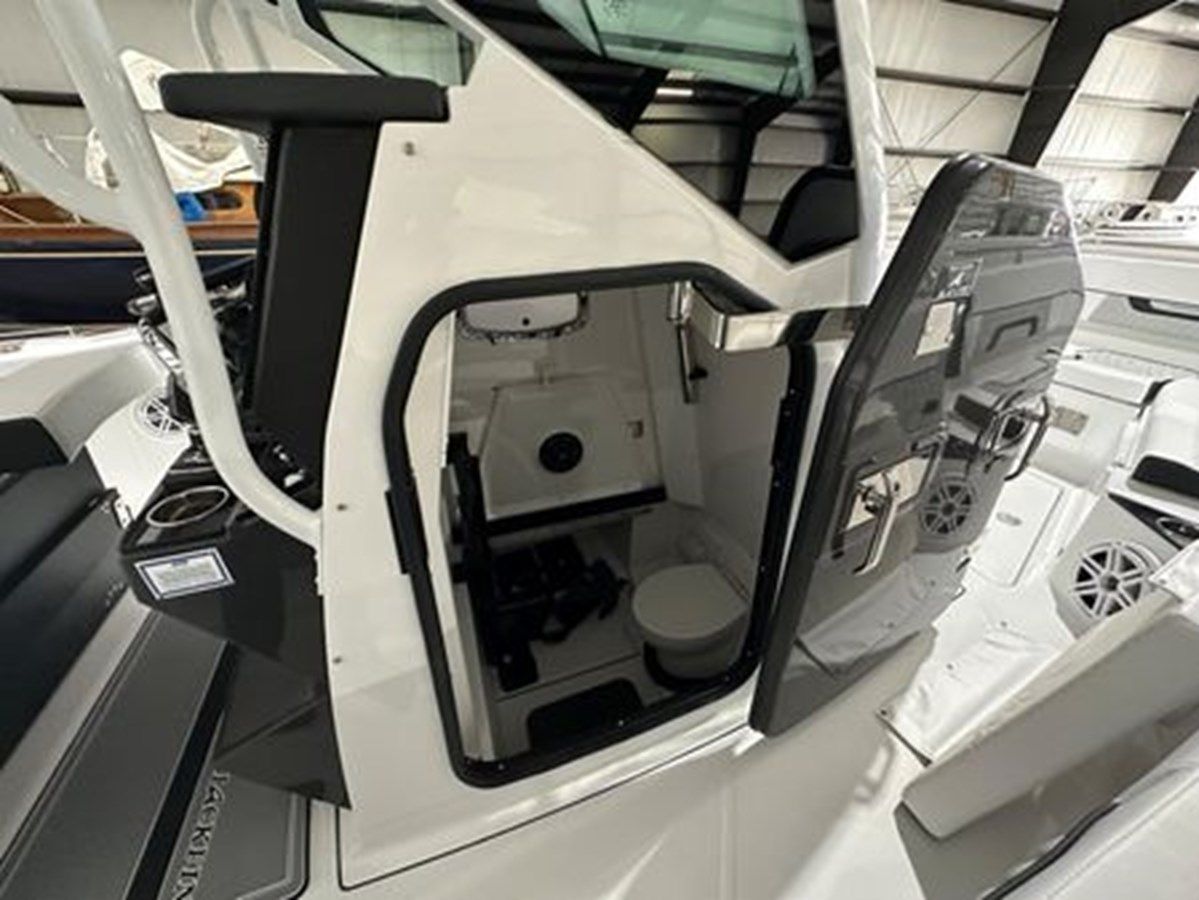 Лучшие предложения покупки яхты 2024 Blackfin 302CC - Blackfin