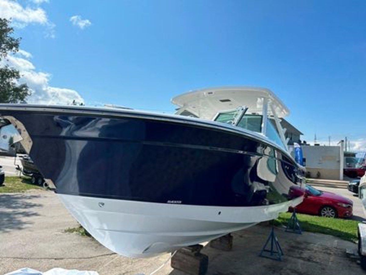 Лучшая цена на 2024 Blackfin 302 DC