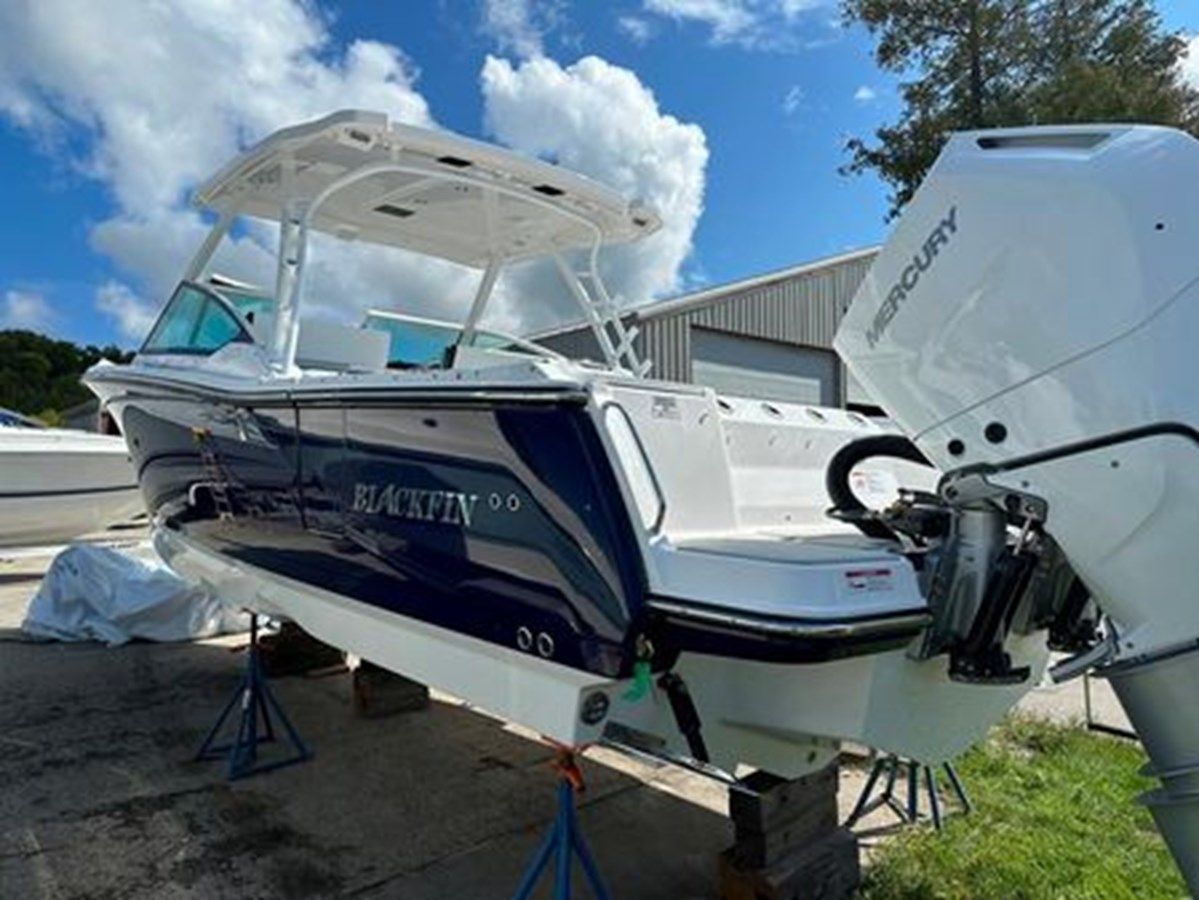 Купить яхту 2024 Blackfin 302 DC - Blackfin в Shestakov Yacht Sales