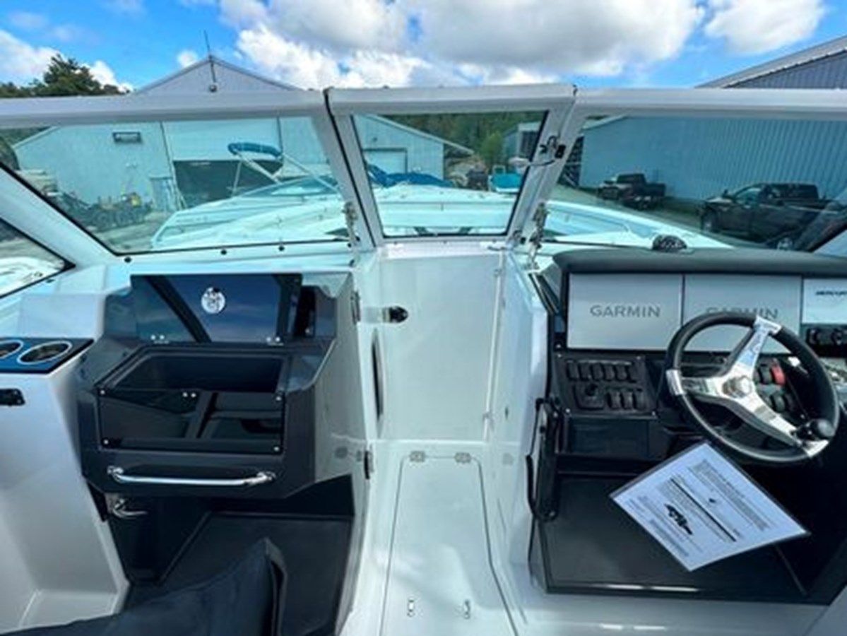 2024 Blackfin 302 DC 32