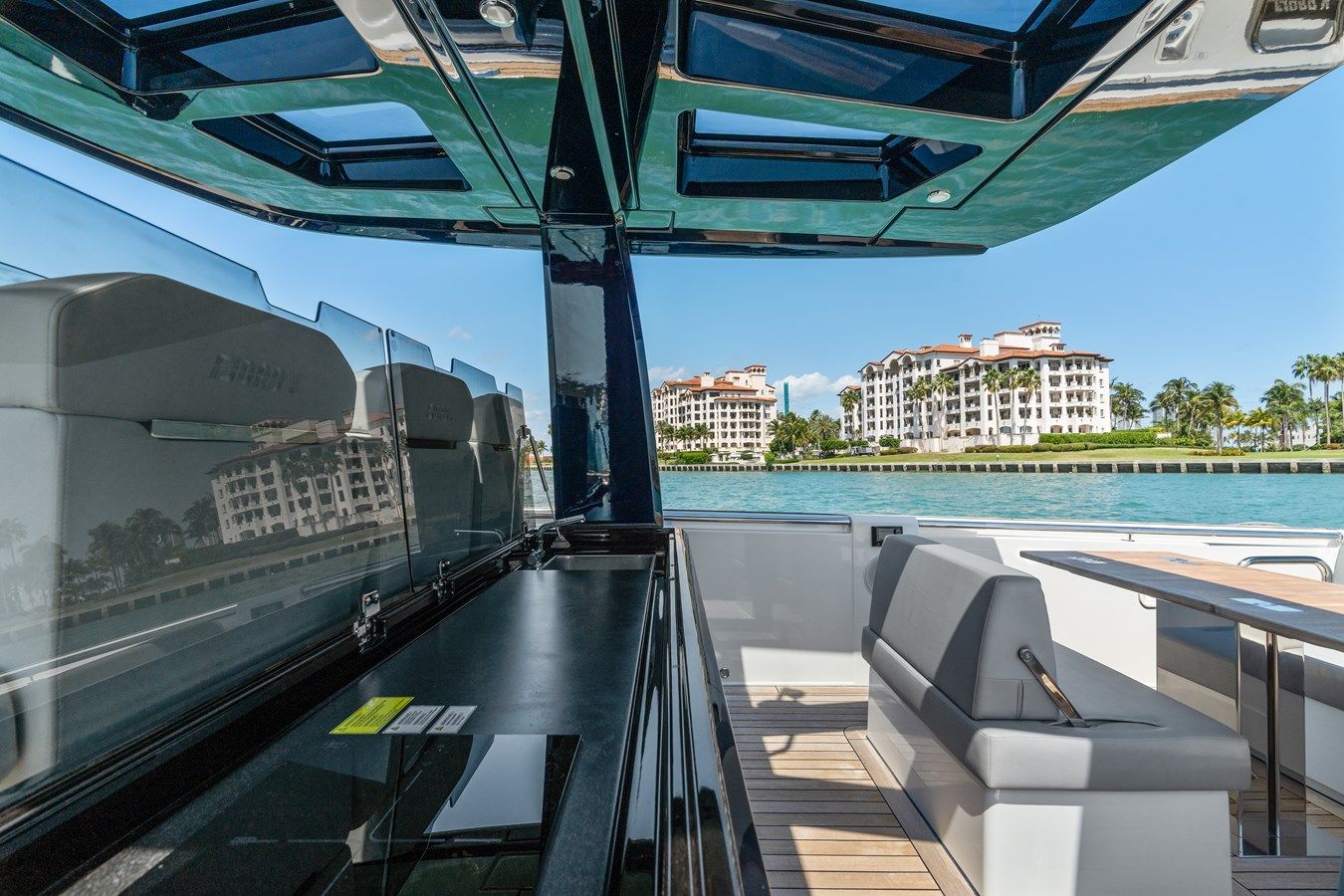 Buy a yacht HINJUICE 44