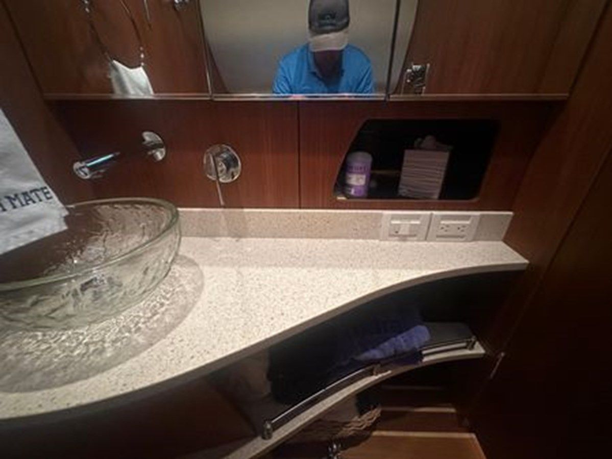 Buy a yacht 2007 Tiara Yachts 4300 Sovran 4300 Sovran