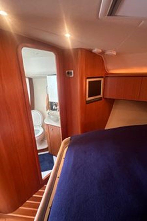 the best price on 2007 Tiara Yachts 4300 Sovran 4300 Sovran