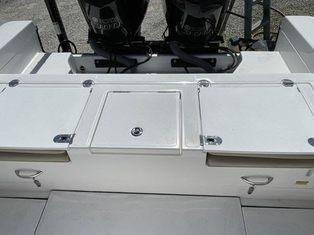 the best price on 2020 Everglades 273 29