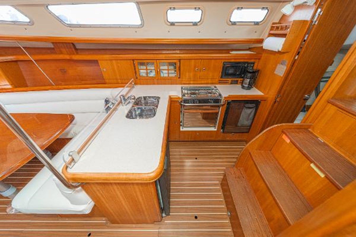 Стоимость яхты Saba Rock'N