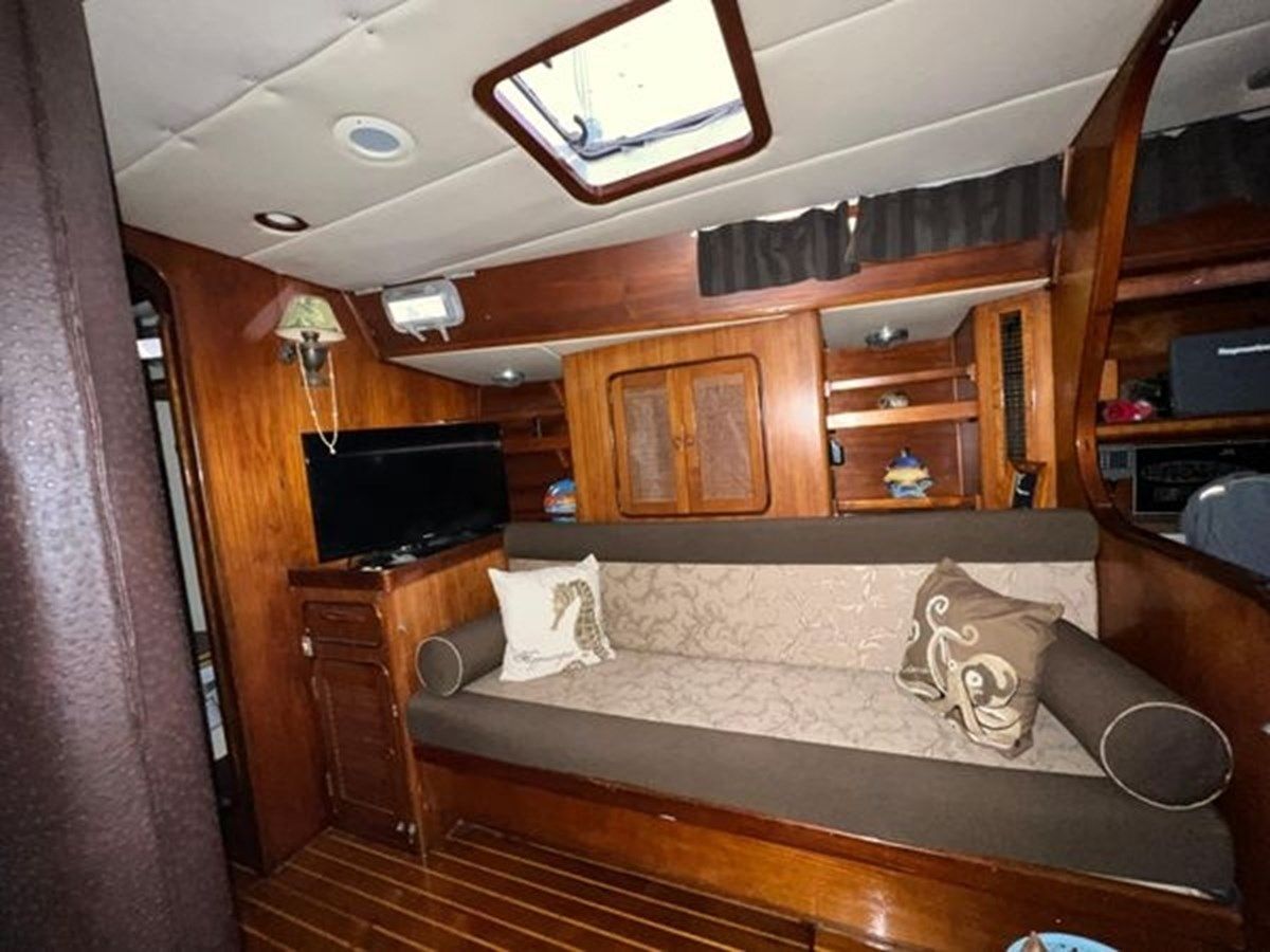 Купить яхту 1981 Gulfstar Sloop 60 1981 в Shestakov Yacht Sales