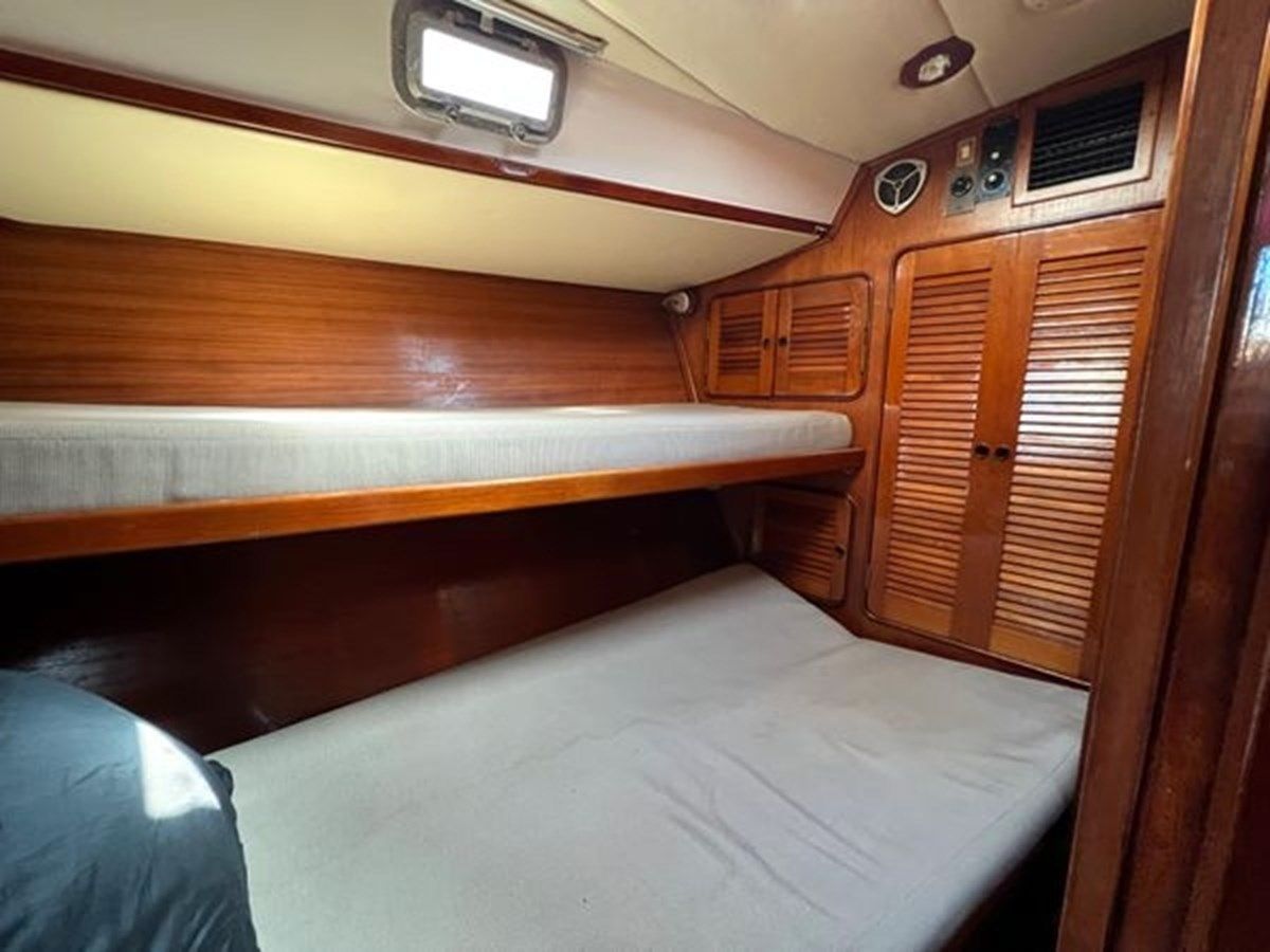 Купить яхту 1981 Gulfstar Sloop 60 1981 в Shestakov Yacht Sales