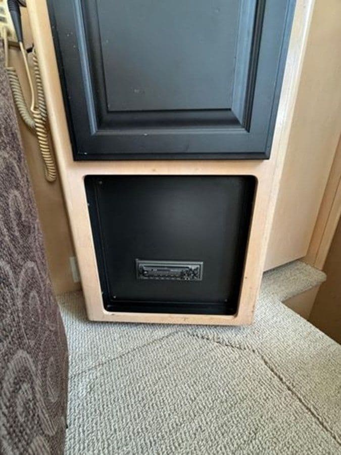 best yacht sales deals 2000 Carver 356 Aft Cabin Motor Yacht 356 Aft Cabin Motor Yacht