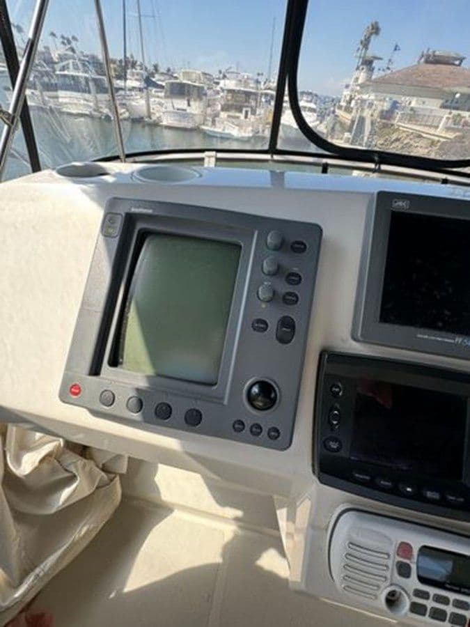 best yacht sales deals 2000 Carver 356 Aft Cabin Motor Yacht - Carver Yachts