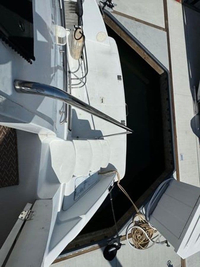 best yacht sales deals 2000 Carver 356 Aft Cabin Motor Yacht 41