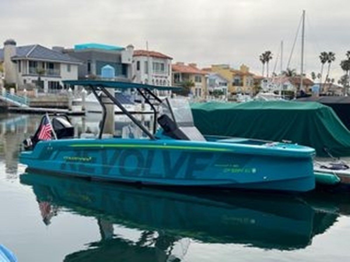 Лучшая цена на 2021 Axopar X Jobe The Revolve XXII