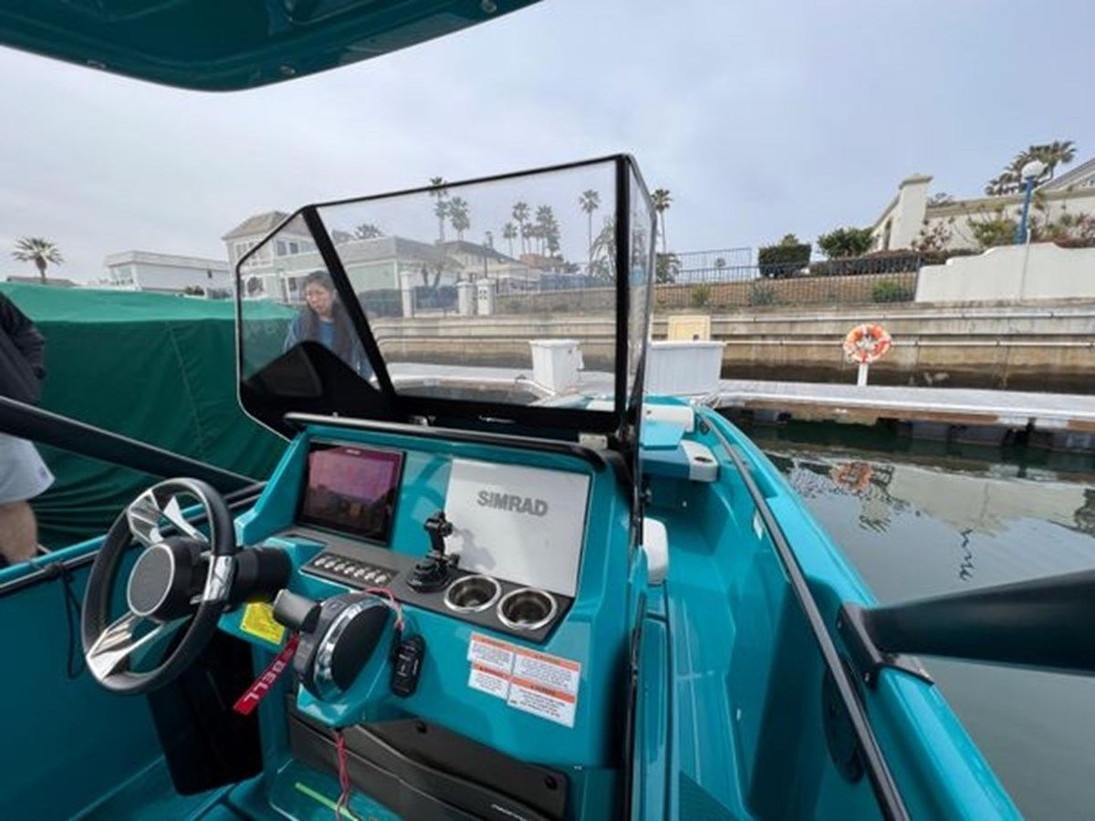 2021 Axopar X Jobe The Revolve XXII 22