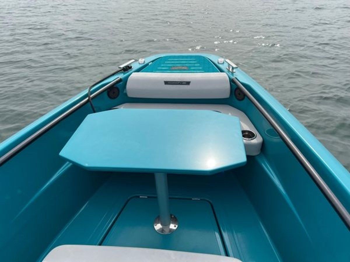 Лучшая цена на 2021 Axopar X Jobe The Revolve XXII 22