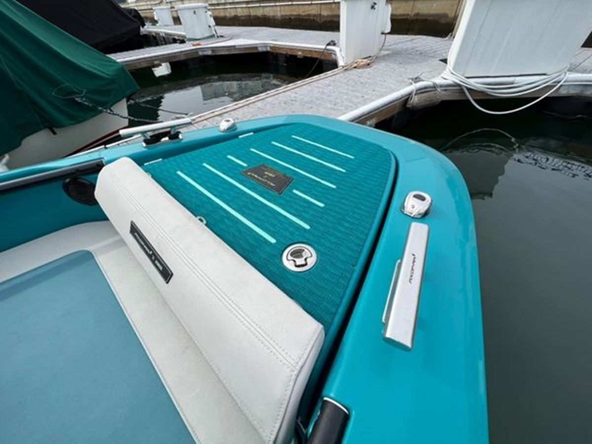 Стоимость яхты 2021 Axopar X Jobe The Revolve XXII 22