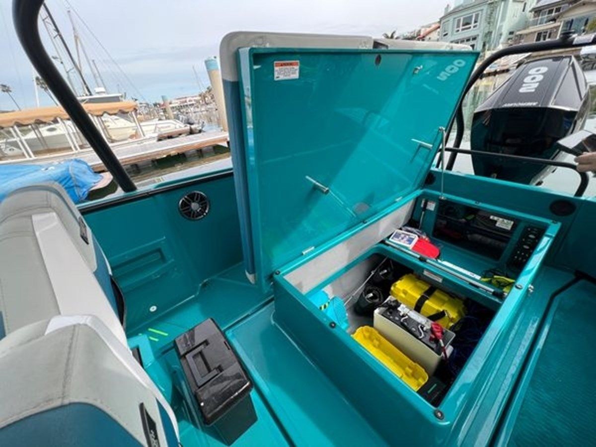 2021 Axopar X Jobe The Revolve XXII 2021