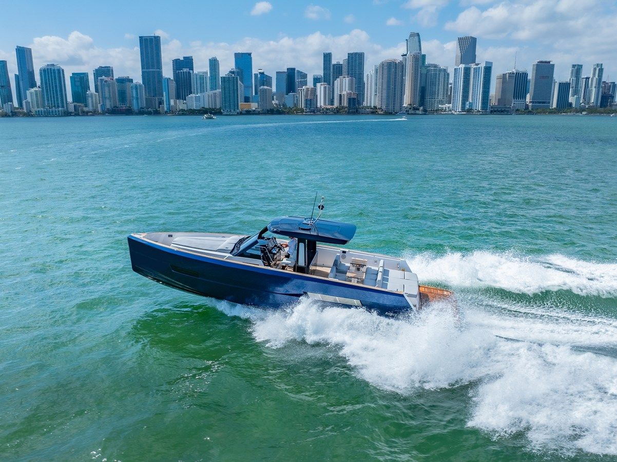 Buy a yacht HINJUICE 2022