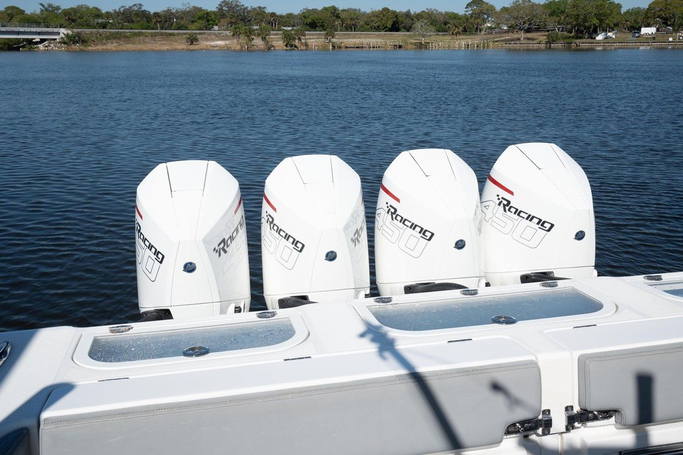 Стоимость яхты Grey Goose - BLACK WATER BOATS