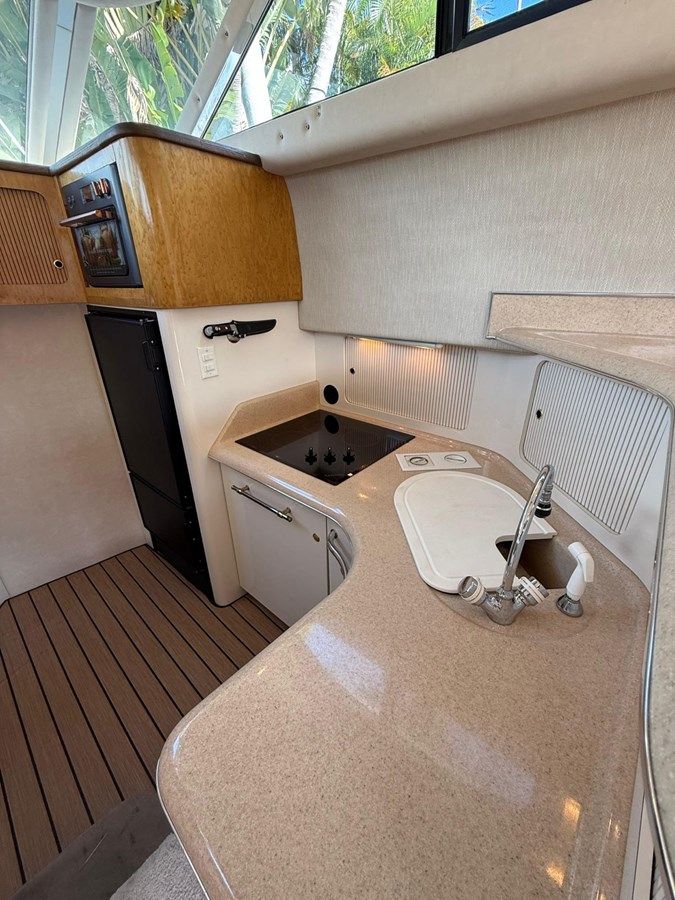 best yacht sales deals - 400 Sedan Bridge