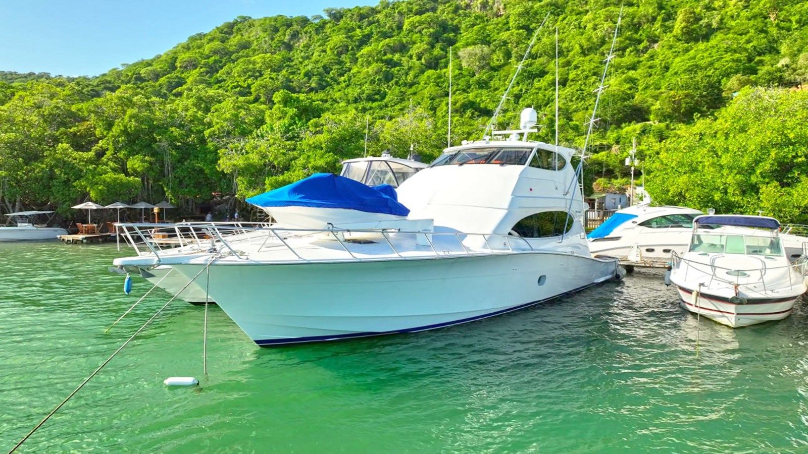 Hatteras 68 Convertible - Hatteras yacht sale