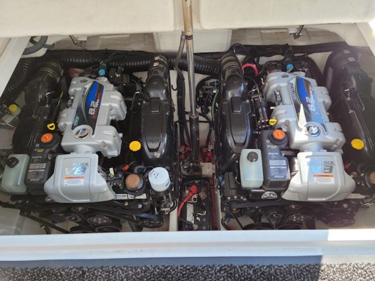 Стоимость яхты Lady Paula - Formula Boats