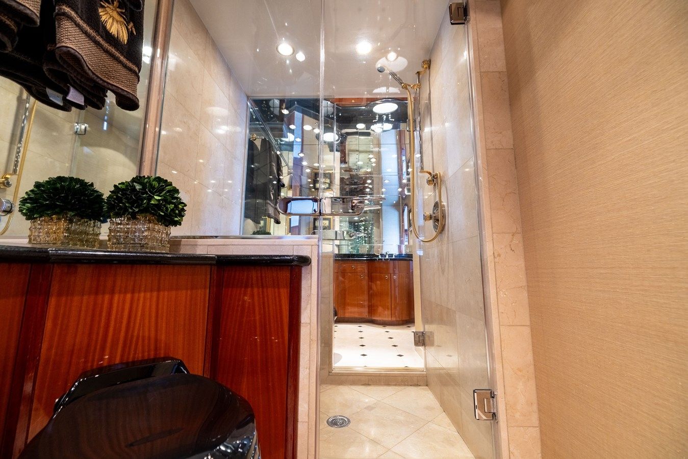 Buy a Outrageous 2005 at Shestakov Yacht Sales