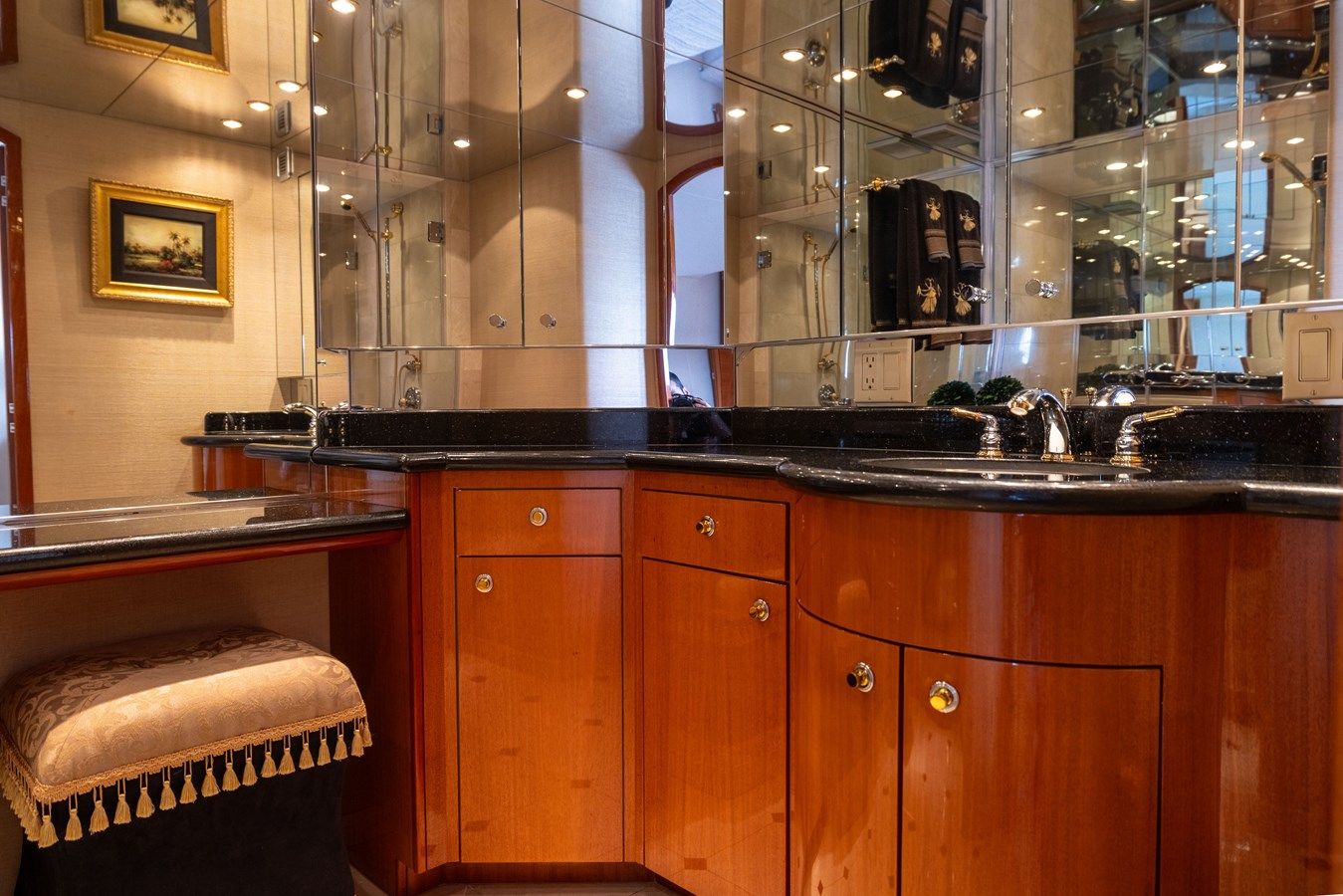 the best price on Outrageous - Hatteras