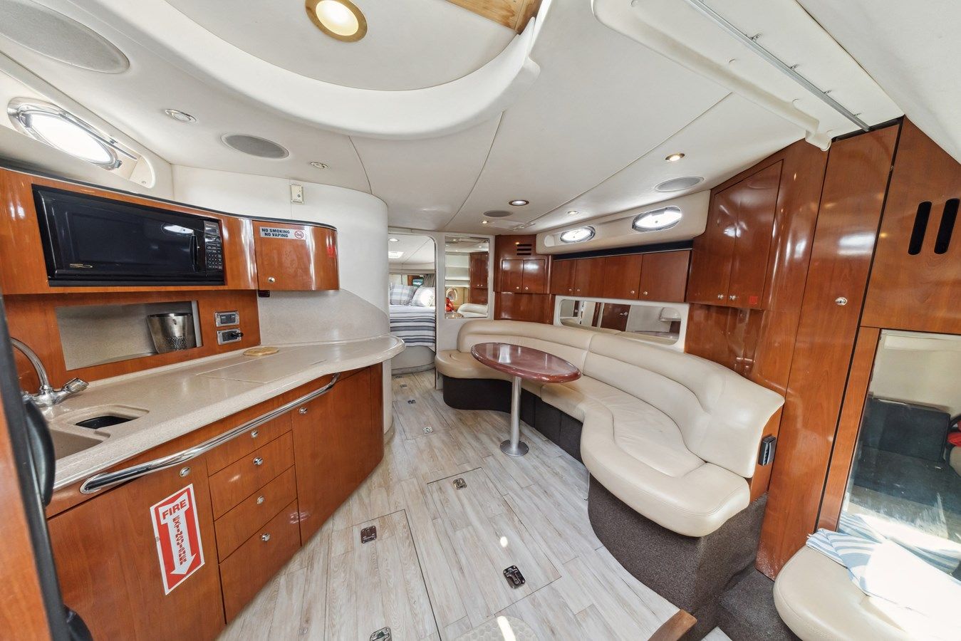 Купить яхту Sea Ray 380 Sundancer - SEA RAY в Shestakov Yacht Sales