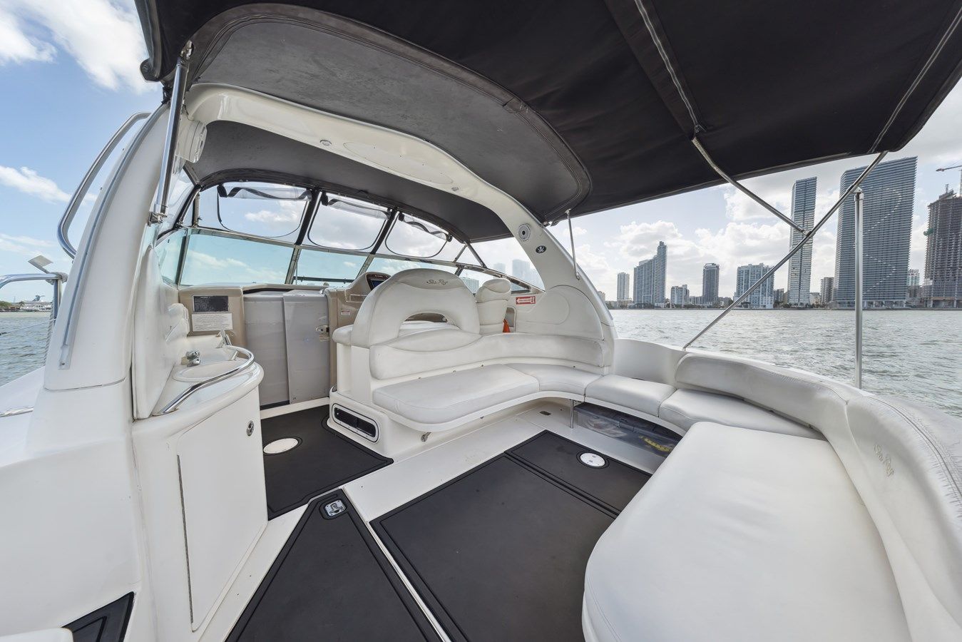 Купить яхту Sea Ray 380 Sundancer - SEA RAY в Shestakov Yacht Sales