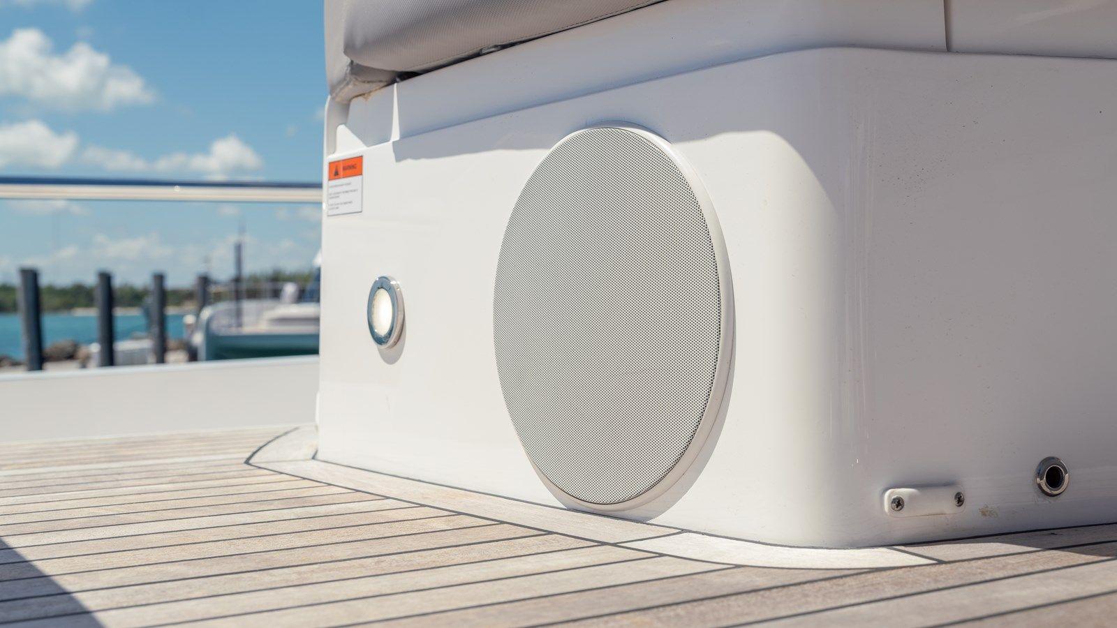 Купить яхту Hideout - Sunseeker в Shestakov Yacht Sales