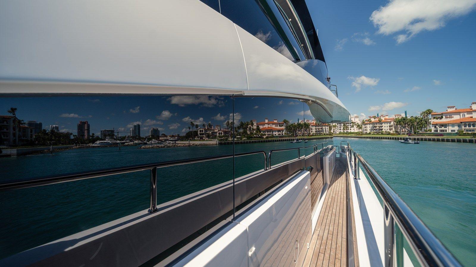 Купить яхту Hideout 88 в Shestakov Yacht Sales